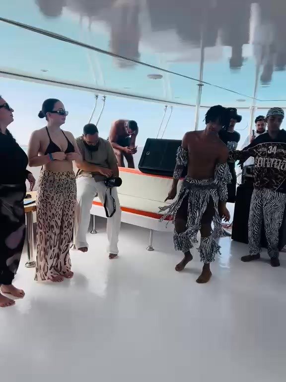 afro-sunburn-boat-party-