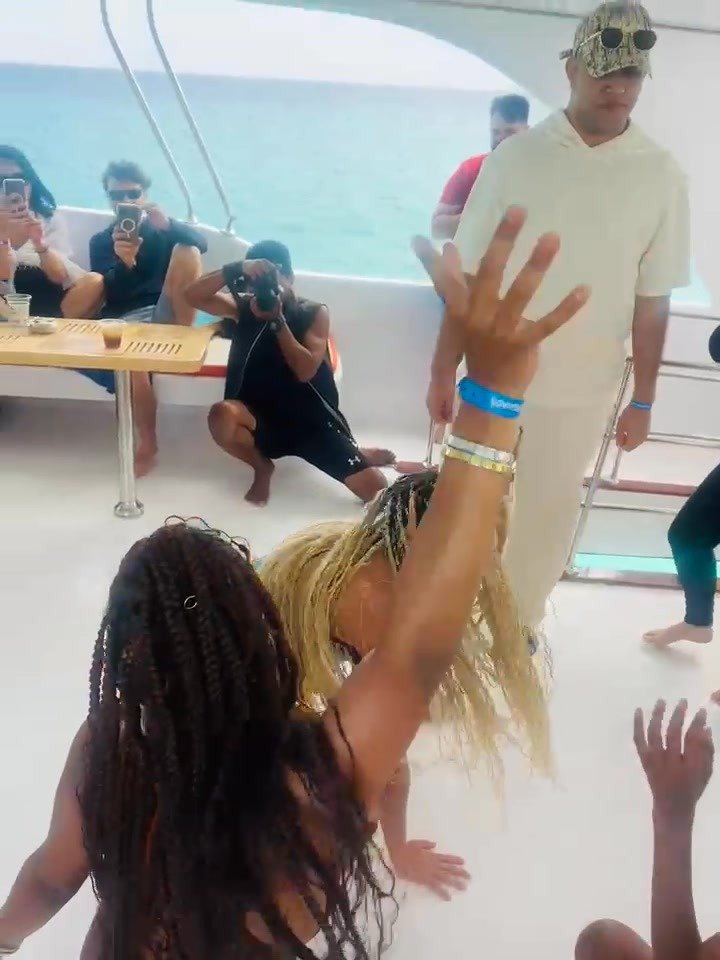 afro-sunburn-boat-party-