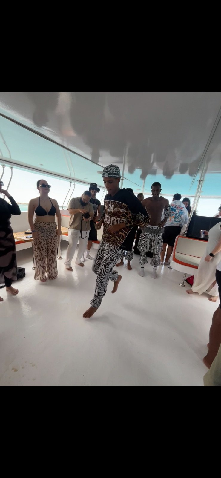 afro-sunburn-boat-party-